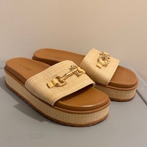 Fashion Nova Cream and Tan Platform Slides